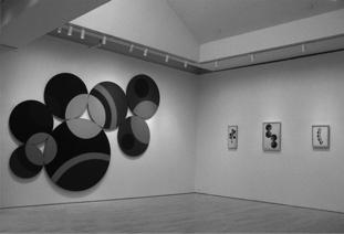 Resim 4. Leon Polk Smith, Constellation Twelve Circles 1969, tuvale akrilik 102 x 146 in. Resim 5.