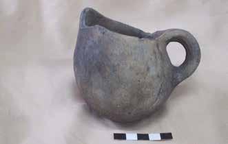 Pottery Found in Kadıköy, Istanbul Figure 17 a-b: Maşrapa, Fenerbahçe Yat Limanı, Erken Tunç Çağı II, III,