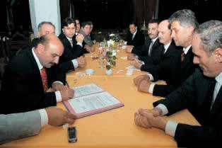 Sulejman Ugljanin i njegovi saradnici imali su, tako e, radne sastanke sa predstavnicima vi{e diplomatskih misija u Srbiji i Crnoj Gori, kao i sa drugim predstavnicima iz inostranstva.