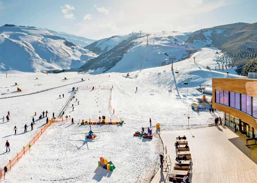 ŞAHDAĞ HARADIR? Şahdağ Turizm Mərkəzi Azərbaycanın paytaxtı Bakı şəhərindən 212 km, Qusar rayon mərkəzindən isə 32 km məsafədə yerləşərək Şahdağ Milli Parkı ilə əhatələnmişdir.