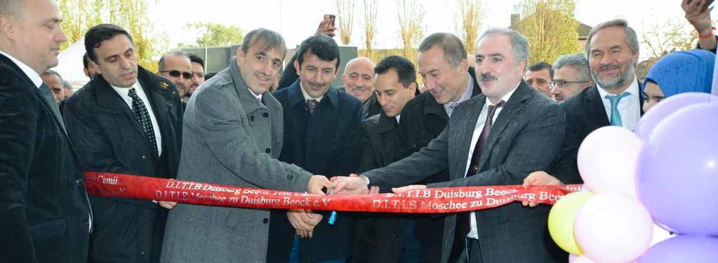 HABERLER NACHRICHTEN Duisburg-Beeck DİTİB Yeni Camii ibadete açıldı Düsseldorf bölgesinde faaliyet göstermekte olan Duisburg-Beeck DİTİB Yeni Camii, düzenlenen törenle ibadete açıldı.