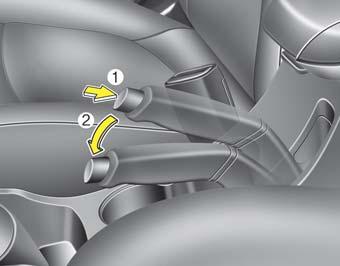 Arac n z sürerken ORB050002 El freninin indirilmesi El tipi El frenini indirmek için, ilk önce ayak frenine bas n ve el freni kolunu hafifçe yukar çekiniz.