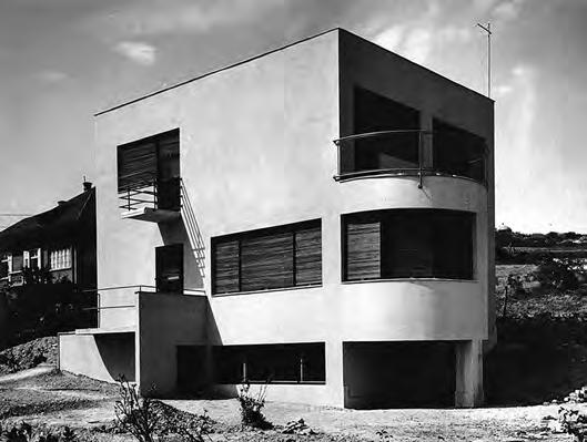 Farkas Molnár ve Semih Rüstem in Erken Dönem Konutları-Bauhaus ve KURI İlkeleri Doğrultusunda Bir İnceleme Şekil 12. Bimbó Sokağı 75 teki konutun fotoğrafı (Rosch, 2010, s. 144).