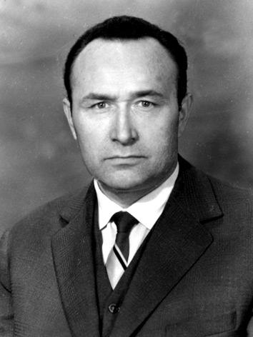 Din 1965, este `ncadrat ca lector universitar la Facultatea de Educa]ie Fizic\ din Oradea (al c\rei decan va deveni `n 1966). S-a pensionat, ca profesor universitar, `n 1985.