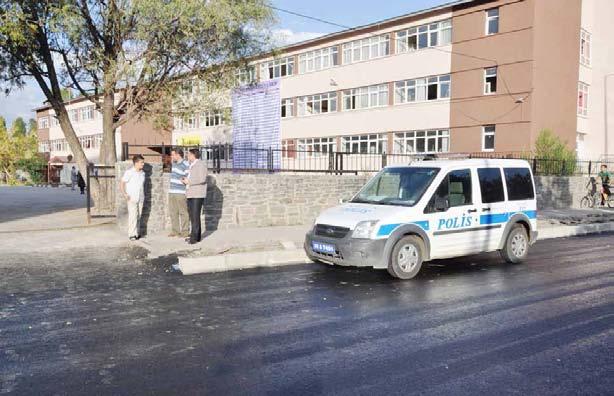 Yaralılar olay yerine çağrılan ambulansla kaldırıldıkları Karaman Devlet Hastanesinde tedavi altına alındı.