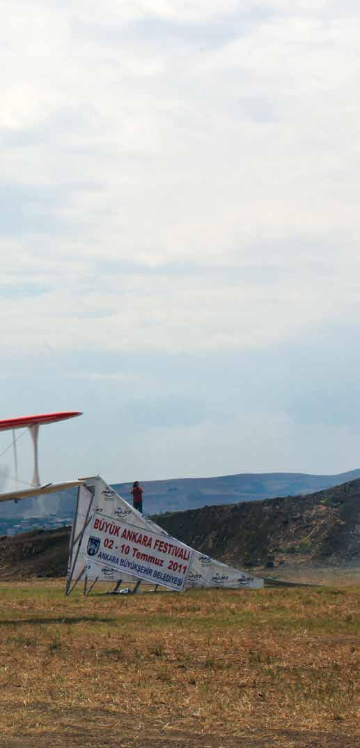 İlk defa İstanbul da halkın izleyebileceği bir alanda toplanma ve toplu halde gösteri şansı bulacak Hava Kuvvetleri. Büyük bir kalabalık bekliyor olacağız burada.