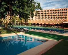 Marrakech ponuda hotela Hotel Le Radisson Blue 5* Hotel se nalazi u središtu Marrakecha, u blizini živahne četvrti Gueliz s restoranima, trgovinama i zabavnim sadržajima.