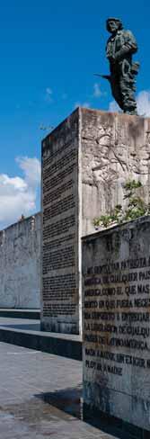 Tijekom ture posjet svim važnim znamenitostima: Plaza de Armas, Obispo ulica, Plaza de la Catedral, Palacio de Artesania, Plaza Vieja. Razgled moderne i stare, kolonijalne Havane.