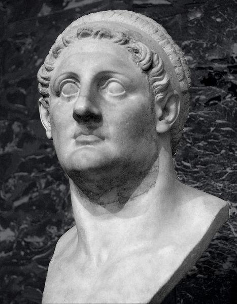 Ptolemaios I Soter (M.Ö 367 - M.Ö. 283) Büyük İskender in bir generali olup, onun ölümünden sonra kurulan devletlerinden biri olarak Antik Mısır'da M.