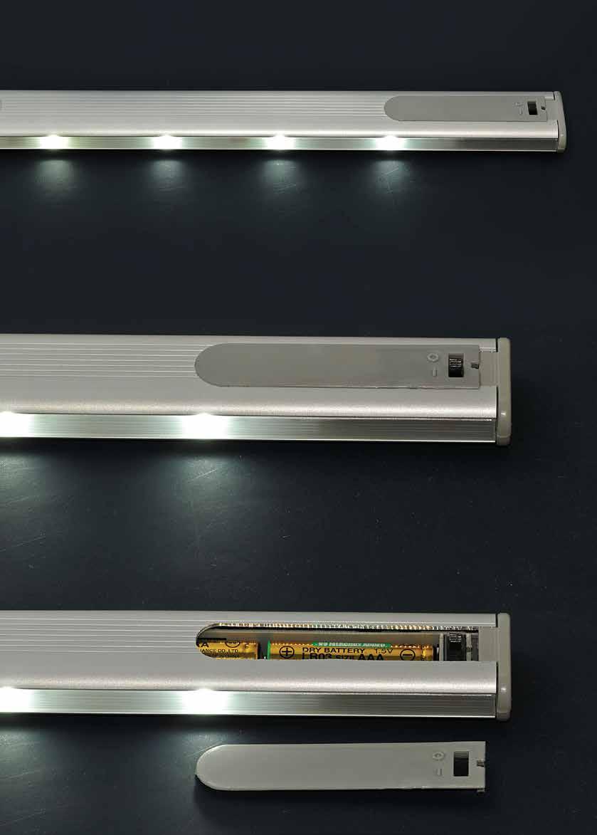 LED IŞIKLI SENSÖRLÜ ASKI BORUSU LED LIGHT SENSOR PIPE HANGER Mat eloksal alüminyum. Matt anodized aluminium.