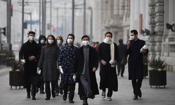 Ülkenin ekonomi ve finans lokomotifi Şanghay'da sabah saatlerinde havadaki zararlı partikül oranını ölçen PM2,5 değeri, Dünya Sağlık Örgütü'nün güvenli kabul ettiği eşik değer 25 seviyesinin 12