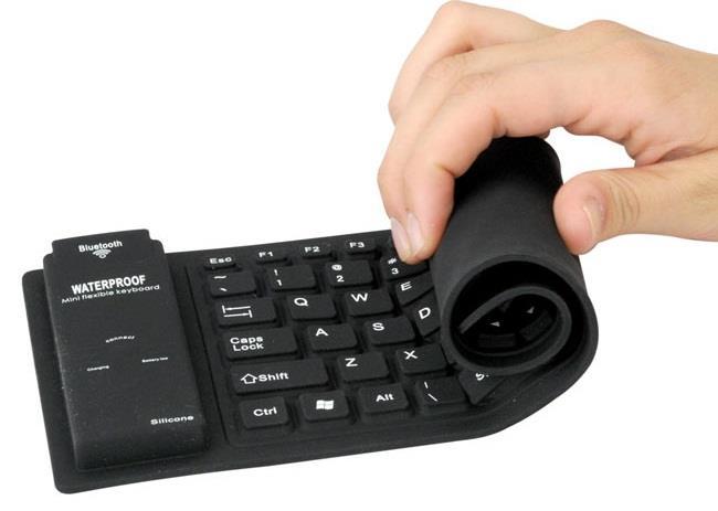 Klavye Klavye, en sık kullanılan giriş birimidir. Bilgisayara yazı yazarak veri girişi yapmayı sağlar. Bilgisayara entegre, kabllu ve kablsuz lan çeşitleri vardır.