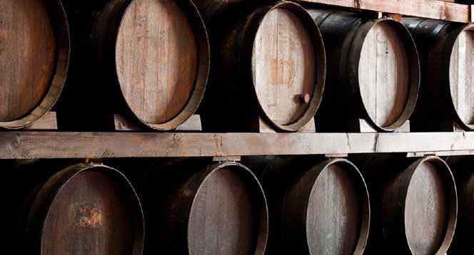 ACETO BALSAMICO DI MODENA IGP L Aceto Balsamico di Modena IGP è un condimento ricavato da mosti d uva e aceto di vino, affinati in recipienti di legno pregiato per un periodo di tempo variabile.