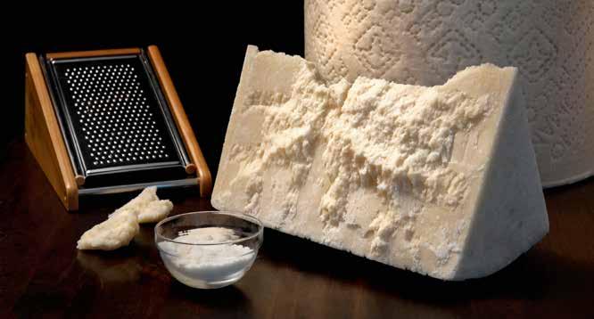 PECORINO ROMANO DOP Il Pecorino Romano DOP è un formaggio a pasta dura e cotta, prodotto con latte ovino intero proveniente da greggi allevate allo stato brado e alimentate su pascoli naturali.