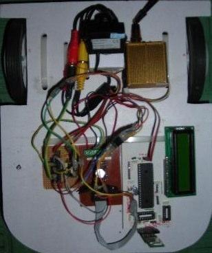 35 robotun alt kısmına iki adet ORİON marka 6V - 4,5Ah/20HR batarya ve iki adet birbirine temas edecek