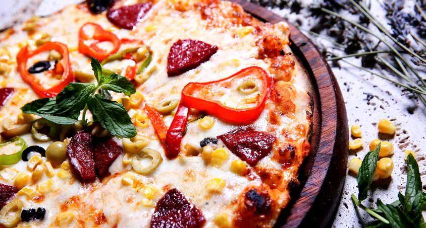 Pizza PİZZA MARGARİTA Mozarella Peyniri, Fesleğen, Domates Sos AKDENİZ PİZZA Mozarella Peyniri, Domates Sos, Mısır, Siyah-Yeşil Zeytin Dilimleri, Çeri Domates, Kurutulmuş Domates, Çarliston Biber TON