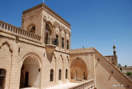 Midyat Taşı kullanılmıştır.