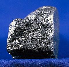 KRİSTAL GEOMETRİLERİ Polimorfizm: Bazı metal ve ametallerin birden fazla kristal yapıya sahip olmasına denir.