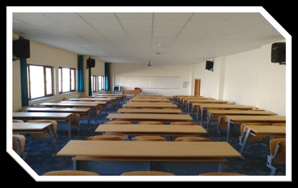 Fiziki Yapı Ana derslik bloğu 4 katlı olup içinde 91 kişilik 3 amfi 119 kişilik konferans salonu 35 adet derslik 18 adet uygulama