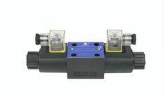 center or Power Beyond (conversion plug required) Antidrop load check on each spool Adjustable Relief Valve