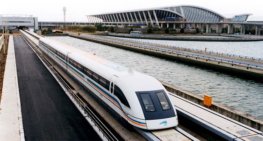İlk ticari yüksek hızlı süperiletken Maglev treni 2004 yılında Şanghay da açıldı.