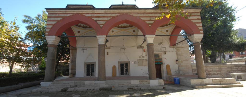 Eyüp Sultan Gezi Rehberi 09 CEZERİ KASIMPAŞA CAMİ 3 Padişah Döneminin Veziri. Sultan 2. Bayezid Döneminde Saray Hizmetlerine giren Paşa (16.