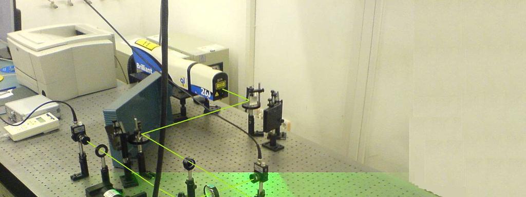 3.1.6 Optik elemanlar Z-tarama deneyinde bir malzemenin çizgisel olmayan optik özellikleri incelenirken malzeme üzerine lazer demeti doğrudan gönderilemez.