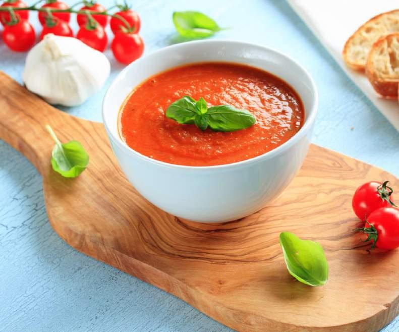 Ekstra Besleyici Domates Çorbası --- Çorba «Soup» Programı --- 4kişilik Hazırlama süresi: 10 dk Pişirme süresi: 30 dk 2 adet yer elması 1 adet patates 1 adet pırasa sapı 5 adet olgun domates 1 adet