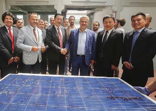 gündem Çinli Sumec, Smart Energy ile Türkiye de büyüme kararı aldı Smart Energy nin, kurduğu güneș paneli fabrikası üretime geçerken, ilk üretim gününde Gebze deki fabrikayı ziyaret eden ve