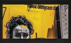 Türkiye edebiyatının insanın karanlık tarafını anlatan derin ve sessiz ustası Nahid Sırrı Örik in, bugüne dek hiç sahnelenmeyen yapıtı Ankara Devlet Tiyatroları tarafından Özen Yula
