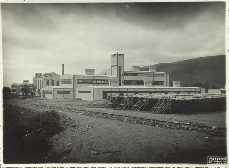 1936 yılında tek fabrika olarak kurulup 1955 yılında kendinden sonra kurulan 3 kağıt fabrikası ile birleşim