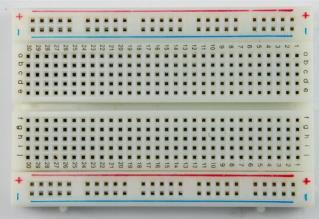 Buzzer a gelen frekansı değiştirerek farklı tonlarda sesler alabiliriz. Buzzer ın eksi(-) ucu GND(toprak) pinine, artı(+) ucu da dijital pinlerden birisine bağlanır.