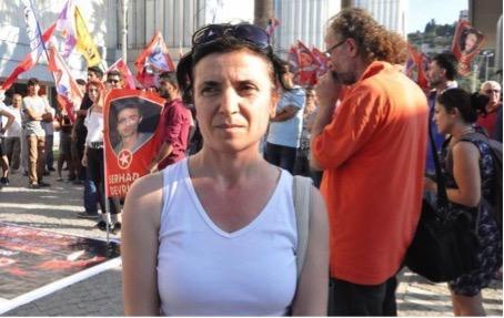 Basın açıklamasına halkı askerlikten soğutmak tan hapis İzmir de 22 Ağustos 2015 te yapılan bir eylemde, basın açıklamasının metnini okuyan ve Eğer bir savaş varsa zenginlerin ve milletvekillerinin