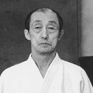 Resim 4 Kenji Tomiki (1900 1979) eğitimlerine başlamış ve 28 yaşına geldiğinde Kano nun okulundaki en yüksek seviye olan 5.dan seviyesine yükselmiştir.