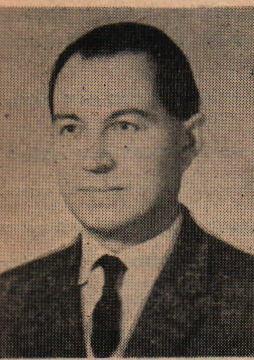 1921 de Antakya da doğdu. Adana Erkek Lisesini birincilikle bitirdi.
