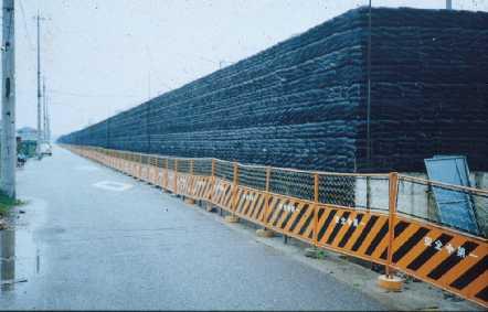 Staged construction - 3: - Construction with a help of gravel gabions placed at the shoulder of each soil layer Drain hole Gravel gabion Geosynthetic 1) Leveling pad for facing