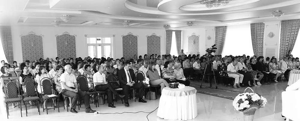 Gagauziya Halk Topluşun pres-slujbası Avgust Konferenţiyasını açtılar Gagauziyada ANTEM romın hem Gagauz dillerini paralel üürenilmesi proektına görä üürenän Gagauziyanın uşak başçalarının uşakları