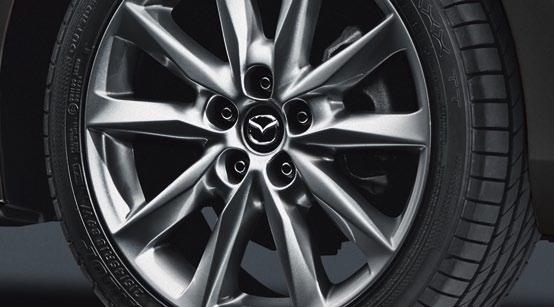 Mazda3'ün hassasiyet ve çeviklik sunan aerodinamik gövdesi, daha ilk sürüşten itibaren hassas ve dinamik bir sürüş