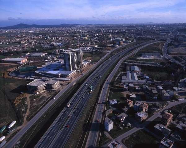 Isısan Samandıra İş Merkezi ve Fabrikası Yeri: Samandıra-İstanbul İşveren: Isısan Klima ve Soğutma A.Ş. İşin Kapsamı: 26.000 m2 arsa üzerinde 50.