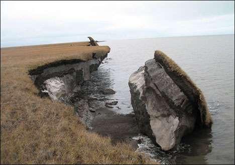 Kitle hareketleri (Heyelan-kayma): Kayma genellikle jeolojik erozyon olayıdır ve insanların bir etkisi