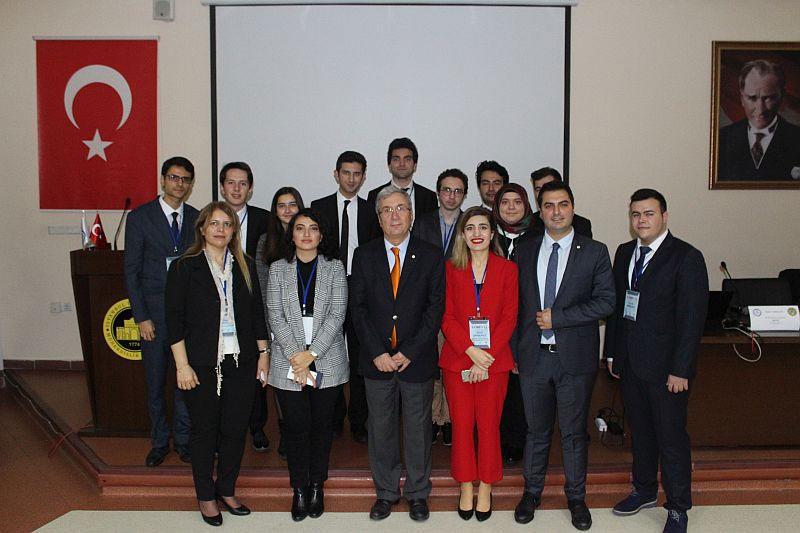 Sektörden Haberler Üntes Ekibi, Üniversite Öğrencileri ile Bir araya Geldi İstanbul Üniversitesi Mühendislik Fakültesi nde düzenlenen 22.