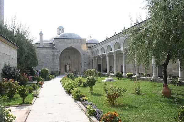 Bu müze, Edirne merkez Yeniimaret semtinde bulunan Sultan II.