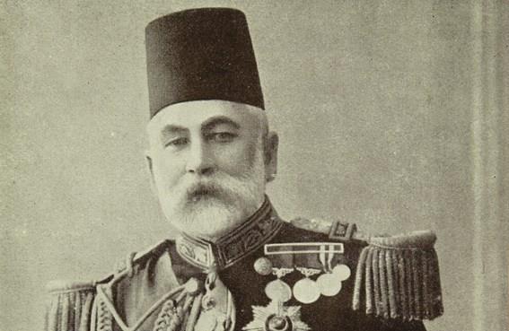 Kendi işinin ehli olduğunu bin bir delille ispat etmiş bulunan Sultan Abdülhamid ise asla cahil değildir.