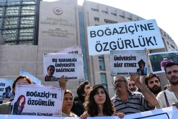 Üniversitesi'nden emekli rof. Dr. Büşra Ersanlı ve İstanbul Üniversitesi nden araştırma görevlisi Sezen Çilengir in davaları mahkumiyetle sonuçlandı. İstanbul 32.
