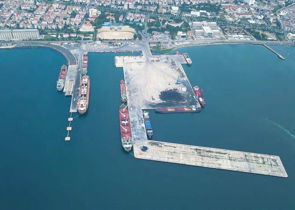Ceynak provides 24 hours of uninterrupted port services in all ports with its machinery and equipment including dock cranes, mobile cranes, reach stackers, loaders, excavators, forklifts, special