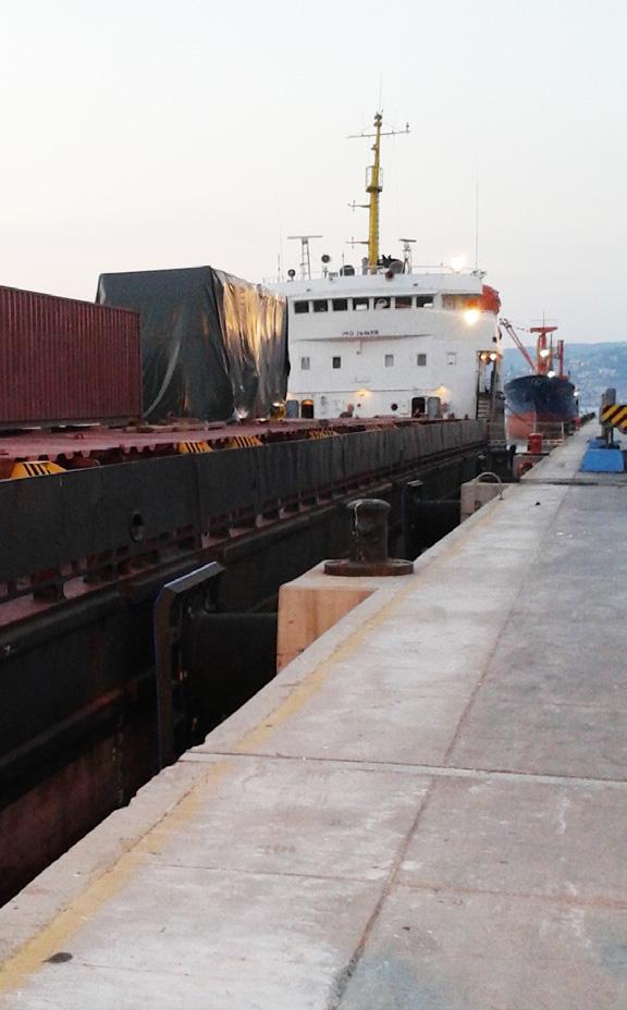 Yükler Malezya dan 1x40 FR ve 1x40 standart konteyner ile teslim alınmış olup, Evyap limanına getirilmiştir.