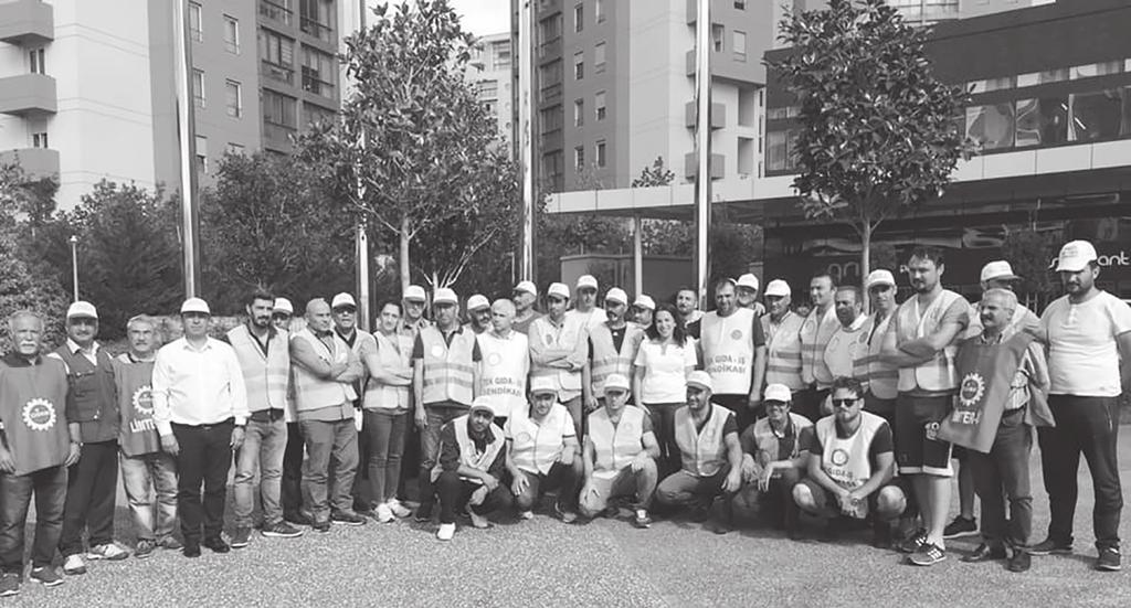 İstanbul Bostancı da Köroğlu Grup İnşaat ve Resing İnşaat Mimarlık Restorasyon un Kozyatağı nda yapımını üstlendiği apartman inşaatında demir-kalıp-beton kaba işlerini yapan 15 işçi, ödenmeyen 3-4
