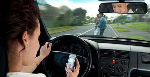 Trafikte dikkat dağıtan hareketler Cep telefonu ile konuşmak, Yolcu ile konuşmak, Bir