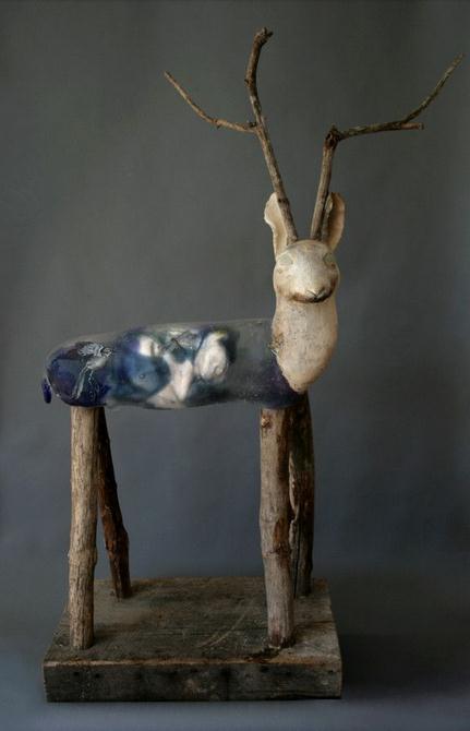 41 Resim-41: Jackalope, cam ve raku, C. Bathwell. (http://www.