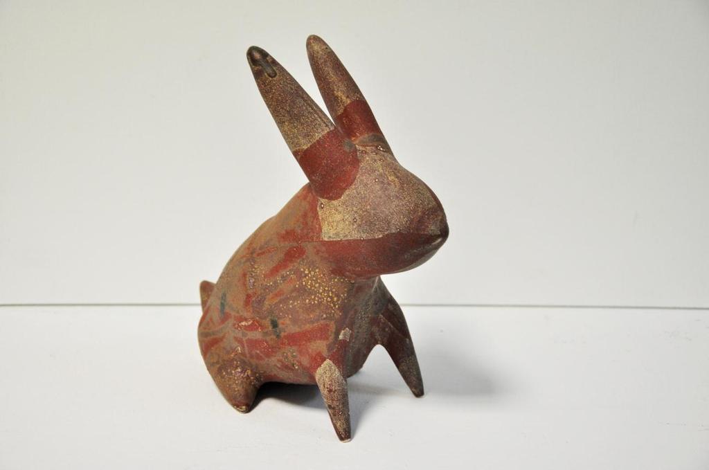 69 Resim-72: Tavşan, 21.5x21,5, çamur tornası ile şekillendirme, 2015.